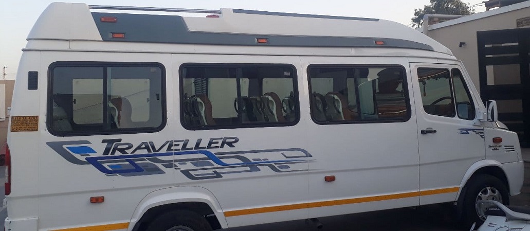 tempo traveller image